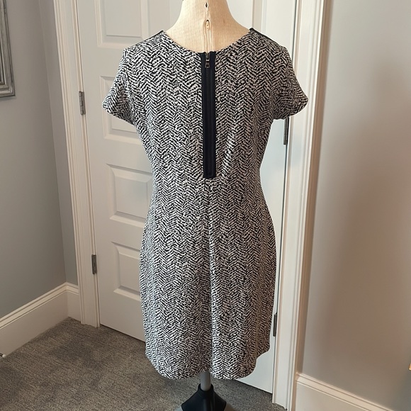 Karen Kane knit dress with faux leather details size Large - Picture 3 of 5